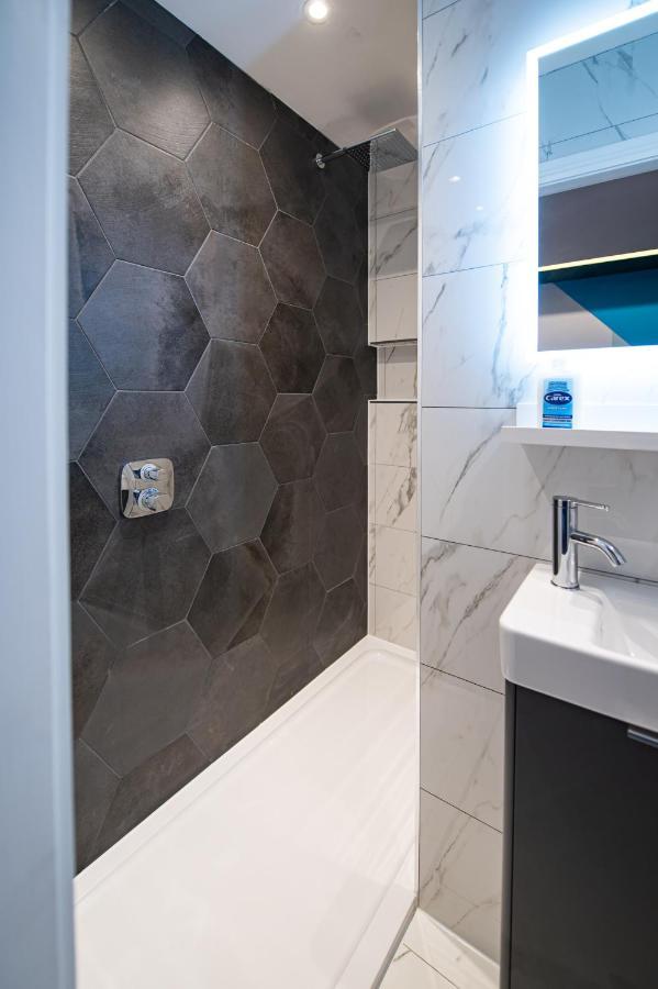 The Nest - Luxury 16 Person Apt W Jacuzzi & Parking Блэкпул Экстерьер фото
